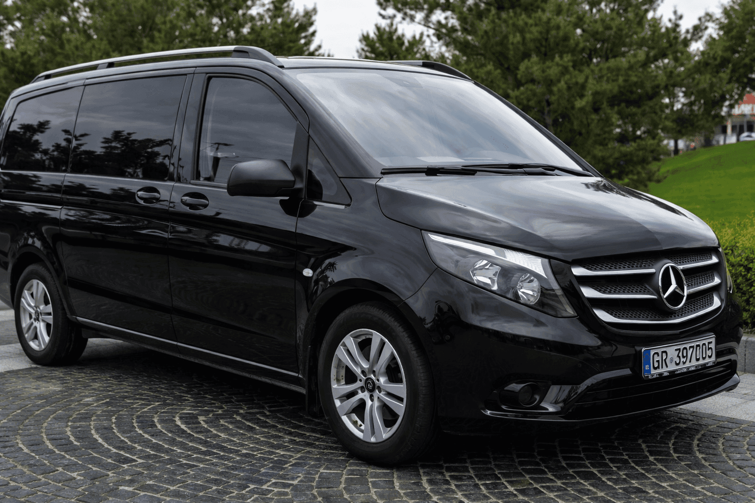 Mercedes-Benz у Швейцарії для багатьох працюючих українців це цілком практичний вибір